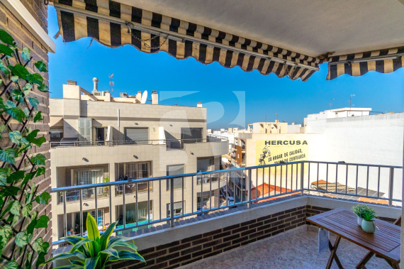 Апартамент - Продажа - TORREVIEJA -  Центр