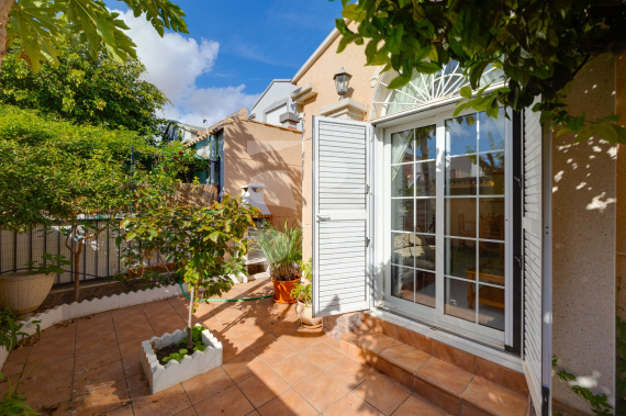 DOM RZĘDOWY - Odsprzedaż - TORREVIEJA - 