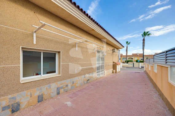 Коммерческое помещение - Продажа - CIUDAD QUESADA - C. Quesada