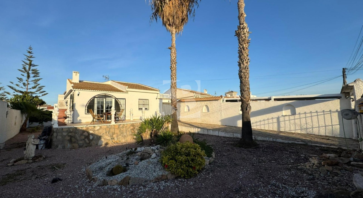 Villa · Segunda Mano TORREVIEJA · La Siesta - San Luis