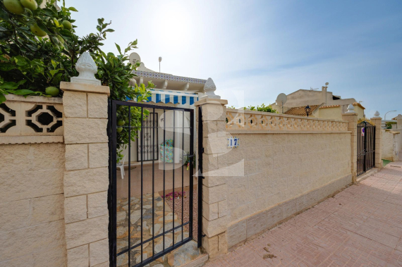 Villa - La Revente - ORIHUELA COSTA - Punta Prima