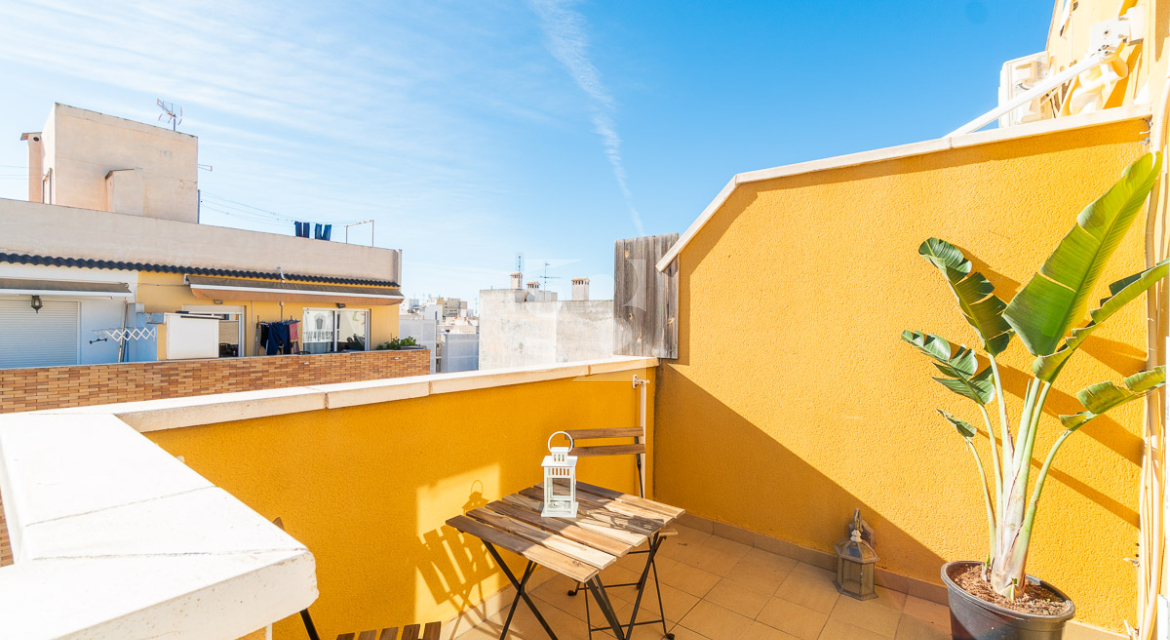 Bерхний этаж · Продажа TORREVIEJA ·  Центр