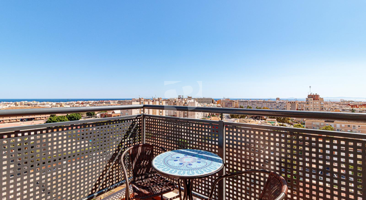 Bерхний этаж · Продажа TORREVIEJA · Nueva Torrevieja