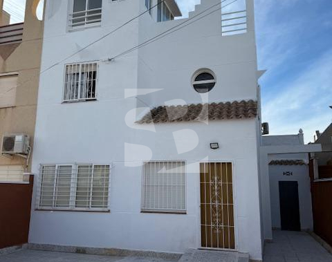DOM RZĘDOWY - Odsprzedaż - TORREVIEJA - Zona Carrefour