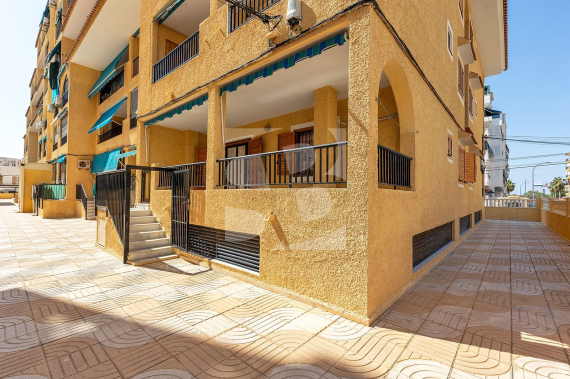 Apartment - Odsprzedaż - TORREVIEJA - Centro