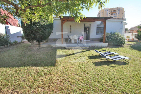 Villa - Segunda Mano - TORREVIEJA - Los Frutales