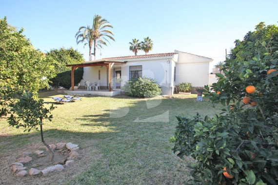 Villa - Segunda Mano - TORREVIEJA - Los Frutales