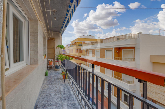 Апартамент - Продажа - TORREVIEJA - Centro