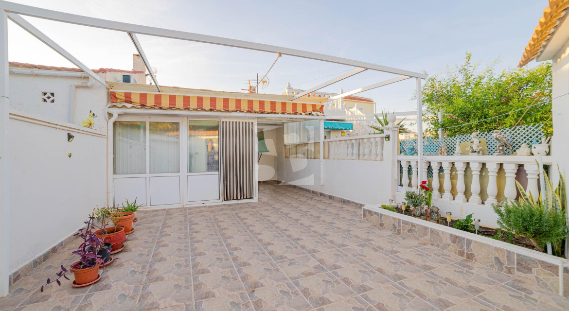 Смежный дом · Продажа TORREVIEJA · Зона Карефур