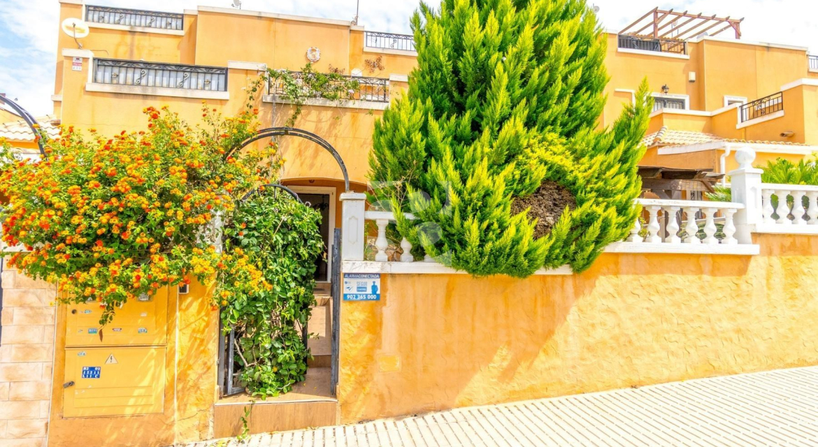 Смежный дом · Продажа TORREVIEJA · Los Altos