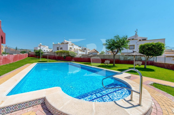Смежный дом - Продажа - TORREVIEJA - Los Altos
