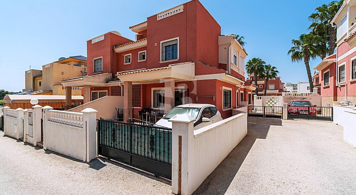 Смежный дом · Продажа TORREVIEJA · Los Balcones