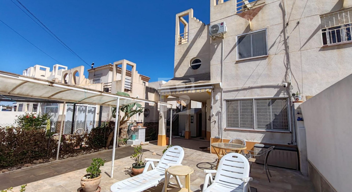 DOM RZĘDOWY · Odsprzedaż TORREVIEJA · Zona Carrefour