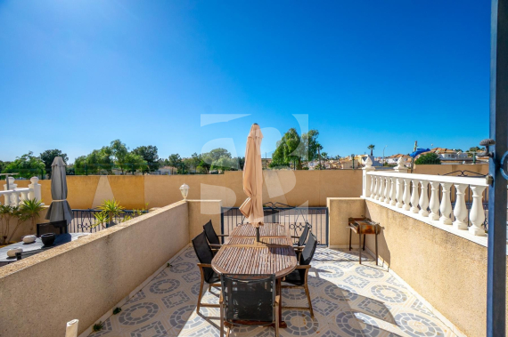 DOM RZĘDOWY - Odsprzedaż - ORIHUELA COSTA - 