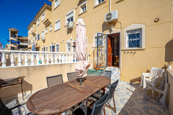 DOM RZĘDOWY - Odsprzedaż - ORIHUELA COSTA - 