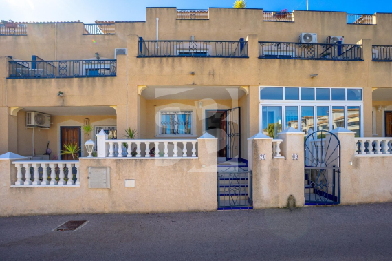 DOM RZĘDOWY - Odsprzedaż - ORIHUELA COSTA - 