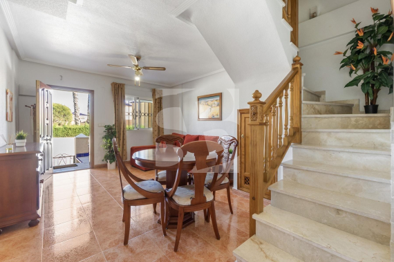 DOM RZĘDOWY - Odsprzedaż - ORIHUELA COSTA - 