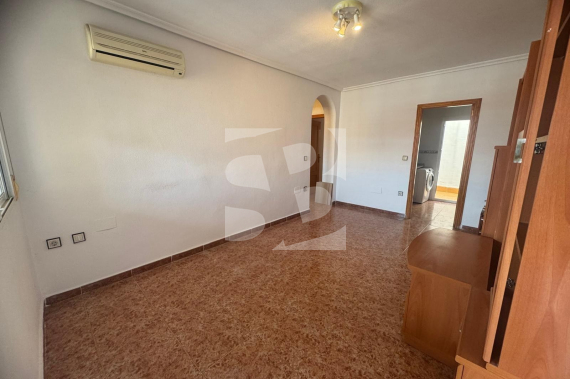 Bungalow - Odsprzedaż - LOS MONTESINOS - 