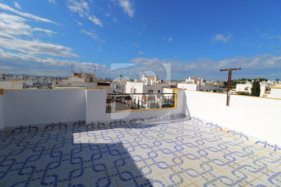 DOM RZĘDOWY - Odsprzedaż - TORREVIEJA - Zona Carrefour