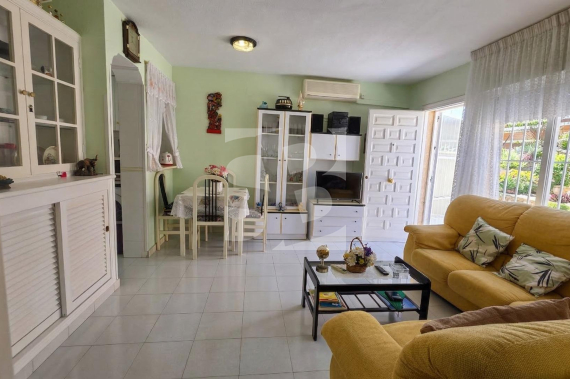 DOM RZĘDOWY - Odsprzedaż - TORREVIEJA - 