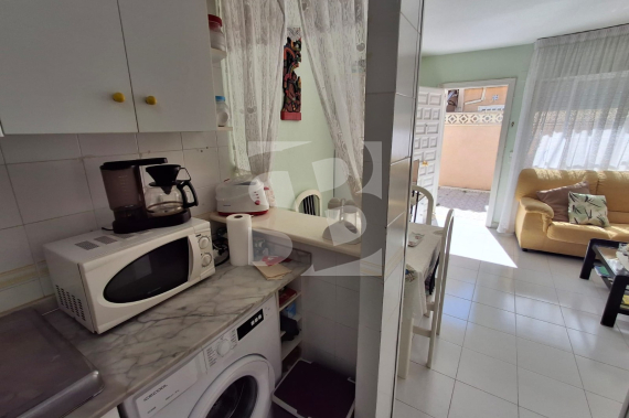 DOM RZĘDOWY - Odsprzedaż - TORREVIEJA - 