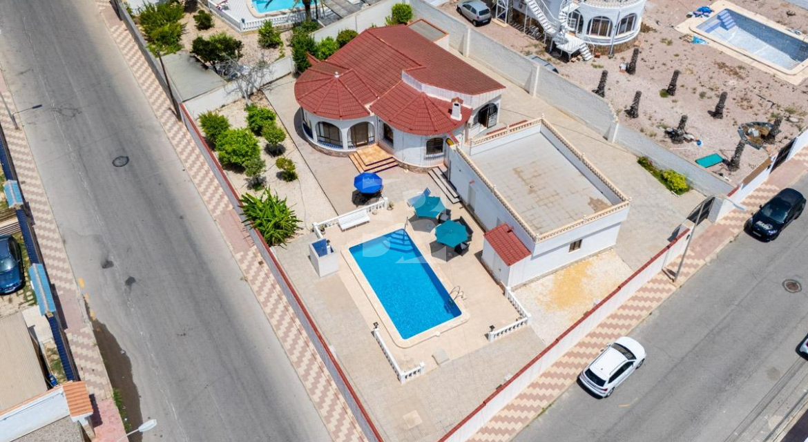 Villa · Resale TORREVIEJA · La Siesta - San Luis