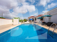 Villa · Resale TORREVIEJA · La Siesta - San Luis