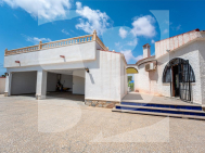 Villa · Resale TORREVIEJA · La Siesta - San Luis