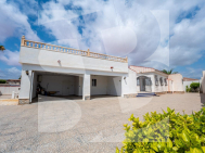 Villa · Resale TORREVIEJA · La Siesta - San Luis