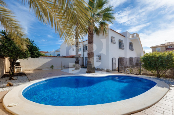 Villa - Segunda Mano - TORREVIEJA - Zona Carrefour