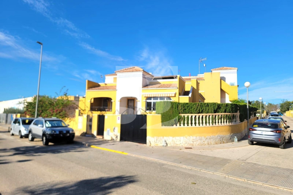 Bungalow - Odsprzedaż - LOS MONTESINOS - 