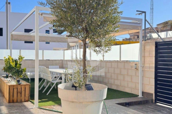 Villa - Resale - ORIHUELA COSTA - Punta Prima