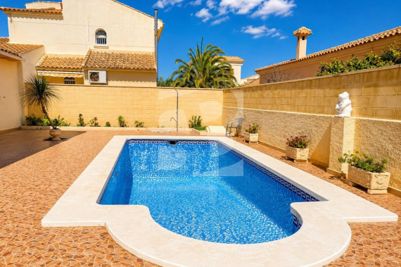 Chalet - Odsprzedaż - ORIHUELA COSTA - 