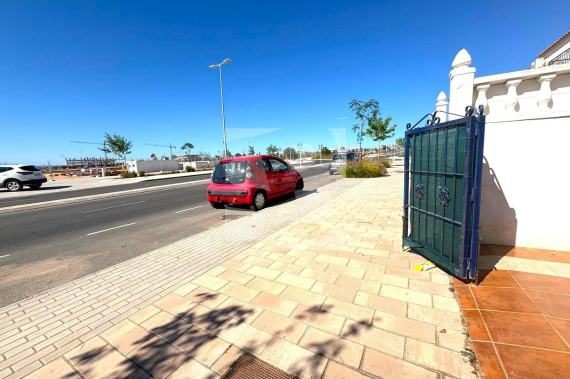 Bungalow - Odsprzedaż - TORREVIEJA - 