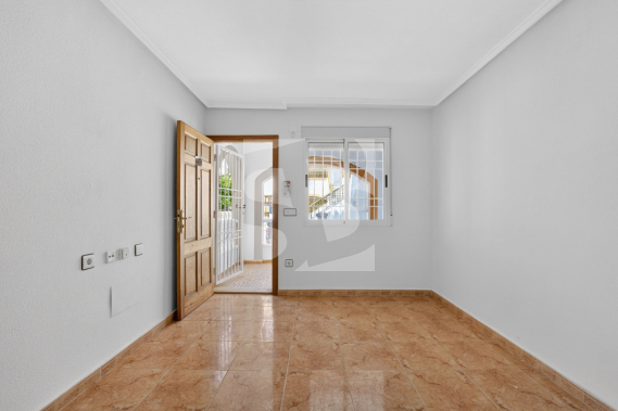 Bungalow - Odsprzedaż - TORREVIEJA - Zona Carrefour