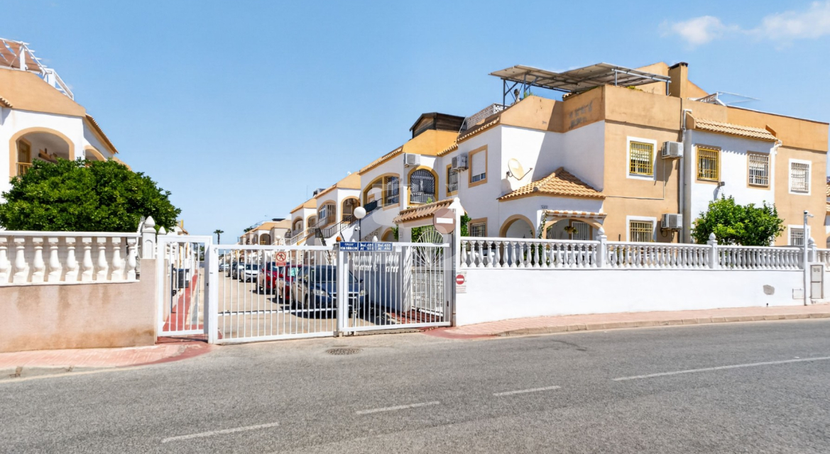 Bungalow · Odsprzedaż TORREVIEJA · Zona Carrefour