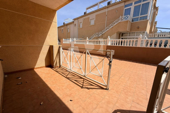 Смежный дом - Продажа - TORREVIEJA -  Центр