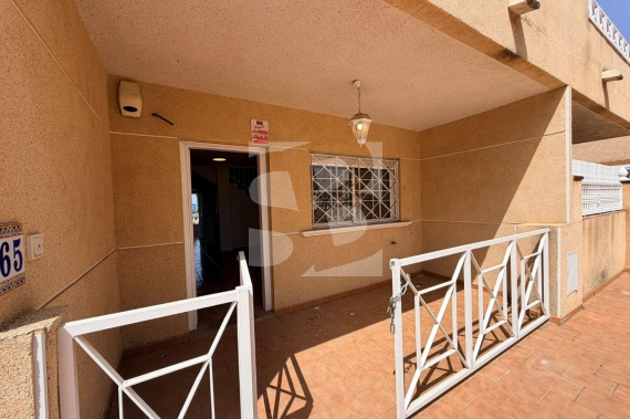 Смежный дом - Продажа - TORREVIEJA -  Центр