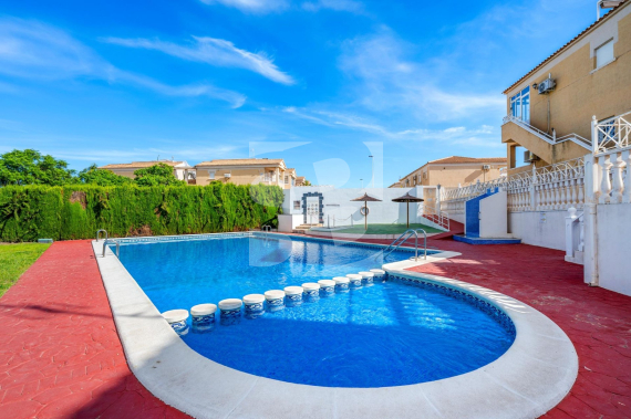 Row house - Resale - TORREVIEJA - Center