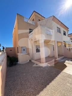 Row house - Resale - TORREVIEJA - Zona Carrefour