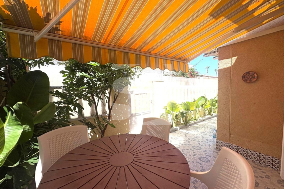 Row house - Resale - TORREVIEJA - Zona Carrefour
