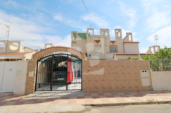 Смежный дом - Продажа - TORREVIEJA - Torretas