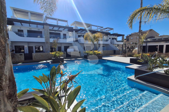 Бунгало - Продажа - TORREVIEJA - Punta Prima