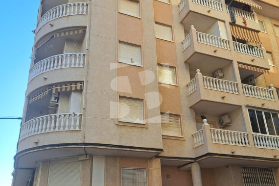 Apartment - Odsprzedaż - TORREVIEJA - Centro