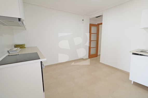 Апартамент - Продажа - TORREVIEJA - Centro