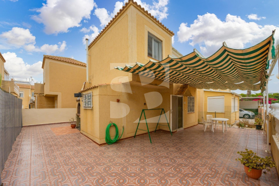 Row house - Resale - TORREVIEJA - Zona Carrefour