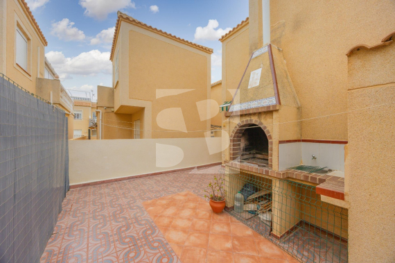 Row house - Resale - TORREVIEJA - Zona Carrefour