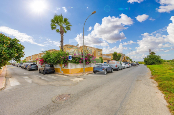 Row house - Resale - TORREVIEJA - Zona Carrefour