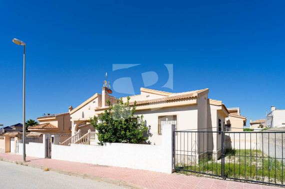 Вилла - Продажа - CIUDAD QUESADA - Ciudad Quesada