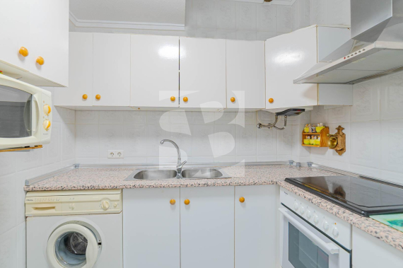 Row house - Resale - TORREVIEJA - Zona Carrefour